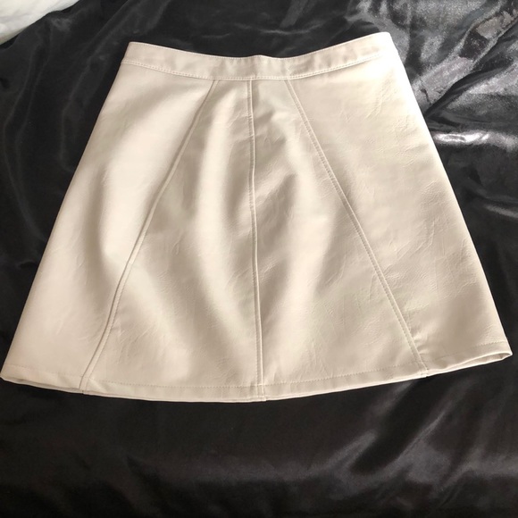 A-line Zara Faux Leather Skirt 🌸 - Picture 2 of 8